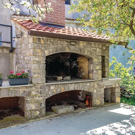 Beautiful In With Kitchen Holiday home *